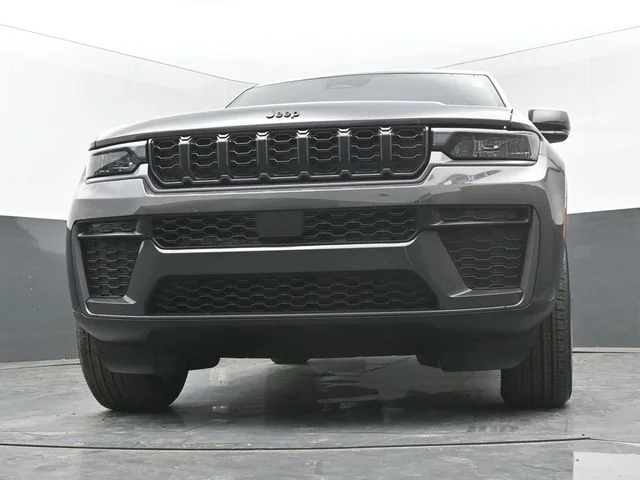 New 2026 Baltic Gray Metallic Clear-Coat Exterior Paint Jeep Altitude image 38