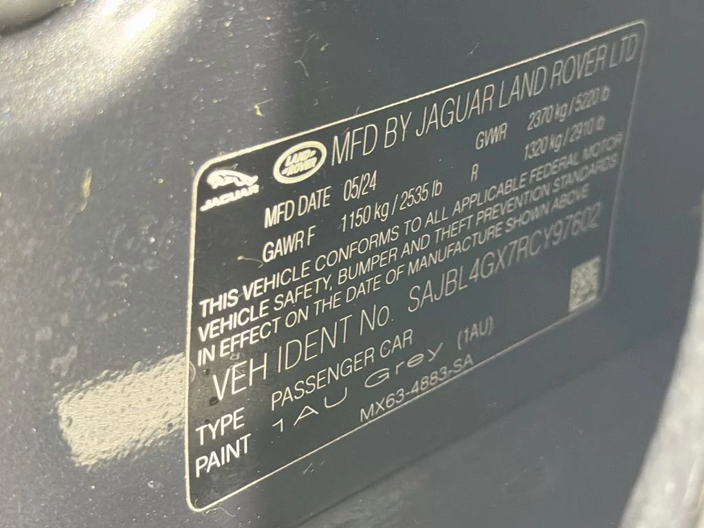 Used 2024 Gray Jaguar R-Dynamic SE image 34