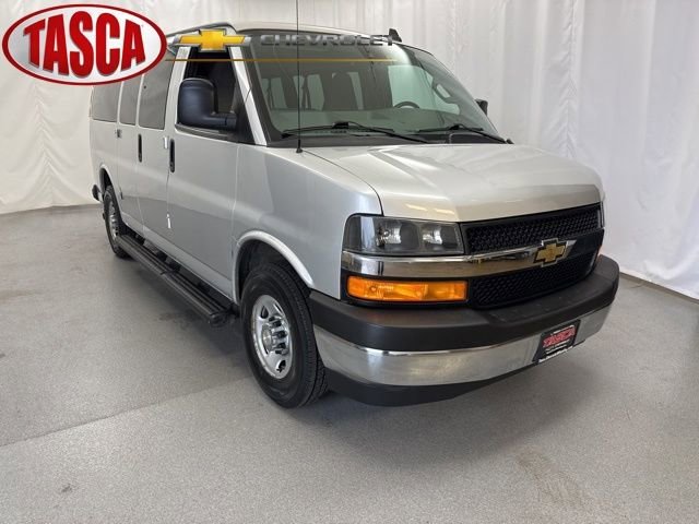 2020 Chevrolet Express 2500 LT's photo