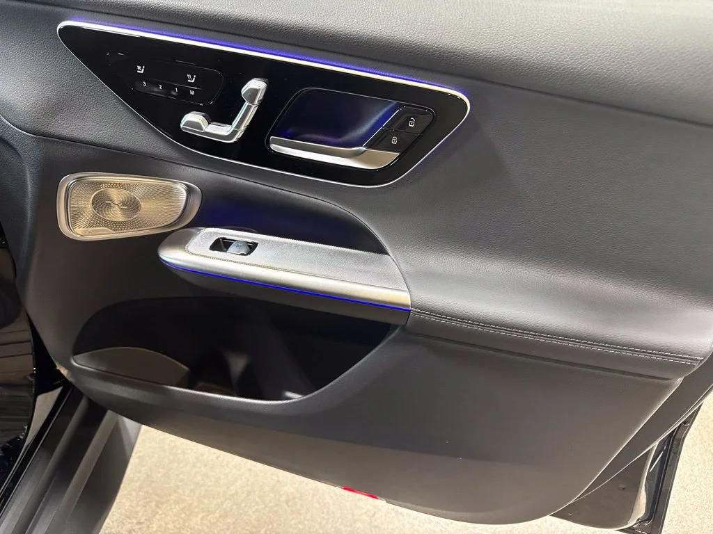 New 2027 Black Mercedes-Benz GLC 300 image 20
