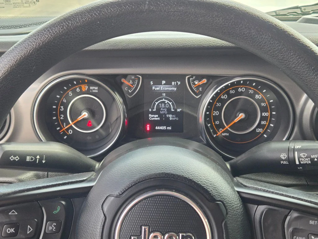 Used 2022 White Jeep Sport 4x4 image 25