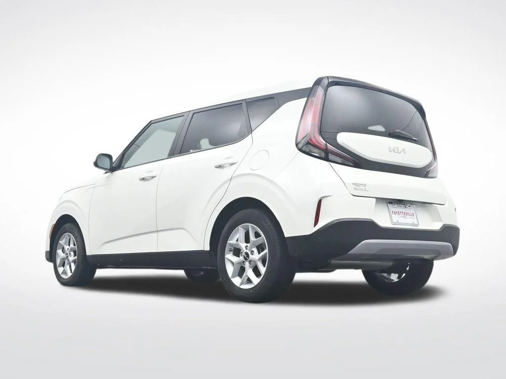 Used 2025 White Kia LX image 36