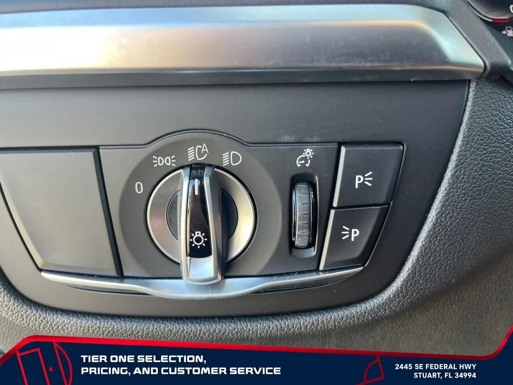 Used 2023 White BMW sDrive30i image 16