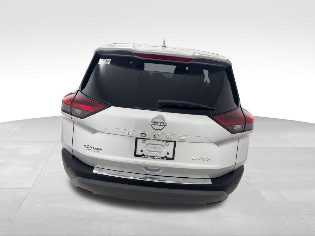 Used 2022 Silver Nissan SV image 4