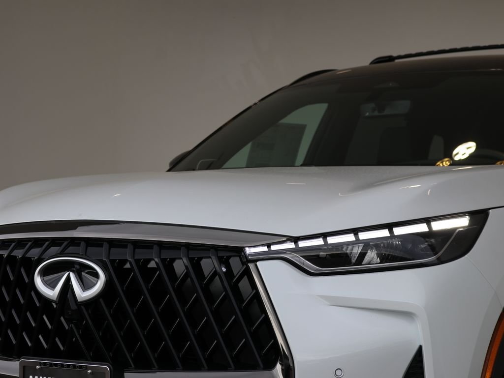 New 2026 2T RAD WHT INFINITI Sport AWD image 59