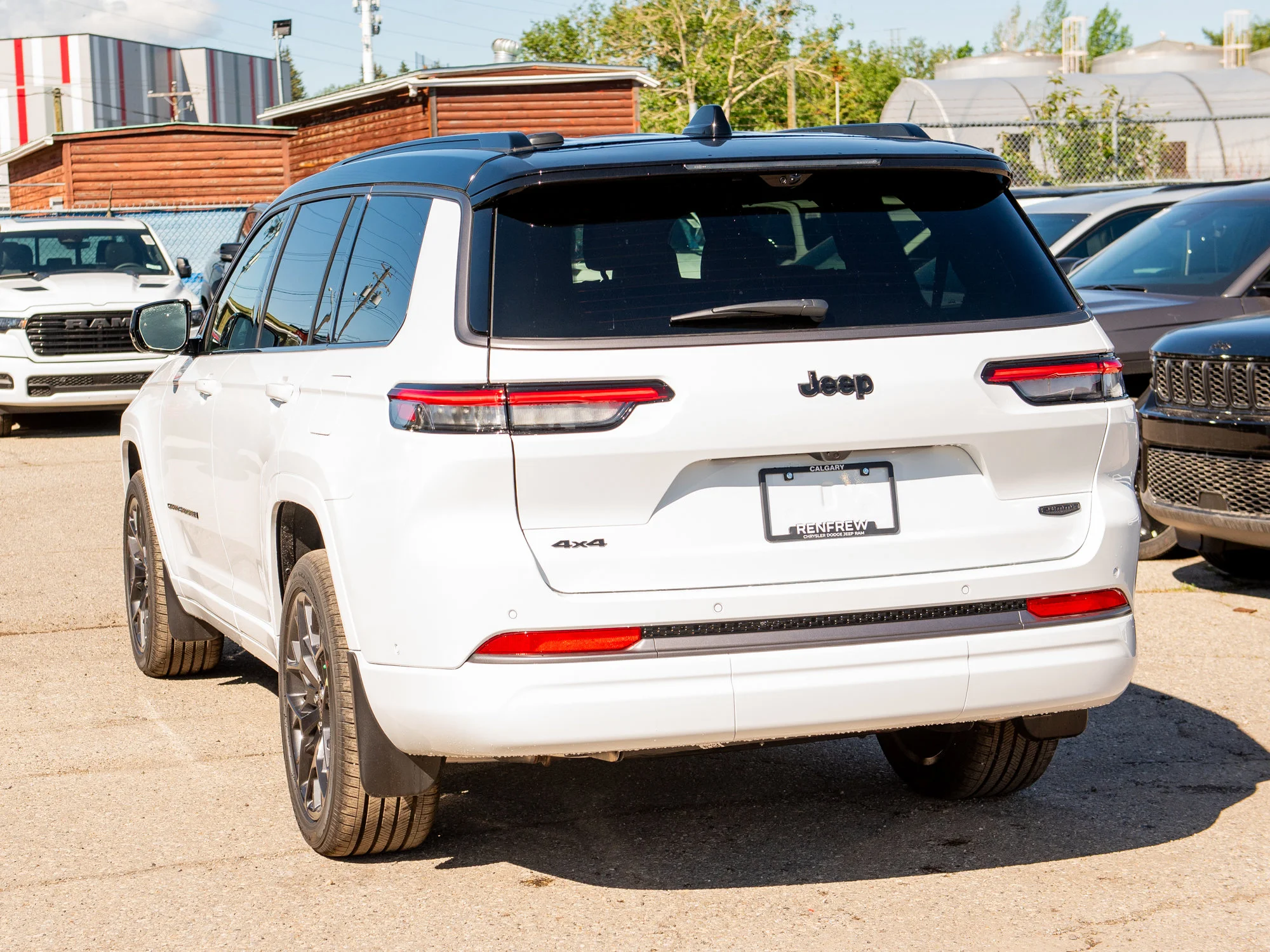 New 2026 White Jeep Summit* image 3