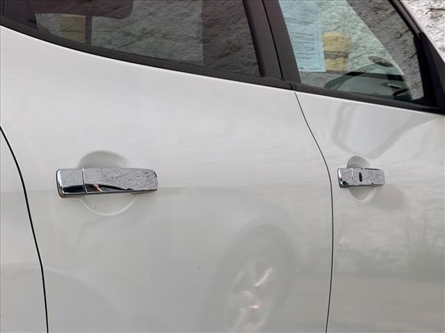 Used 2013 Pearl White Nissan SL image 14