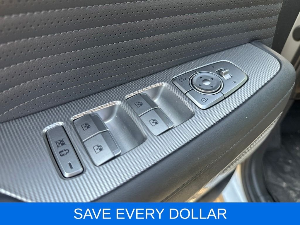 Used 2023 Silver Hyundai Calligraphy image 8