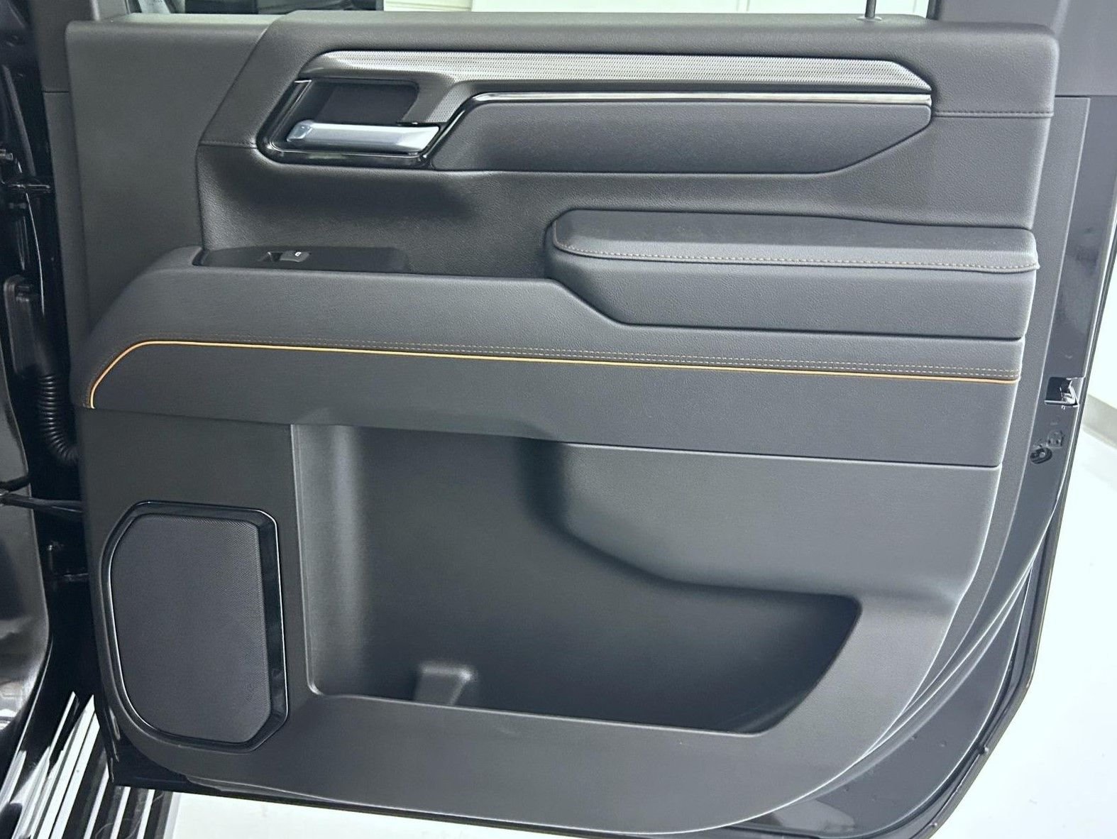 Used 2025 Black GMC AT4 image 18