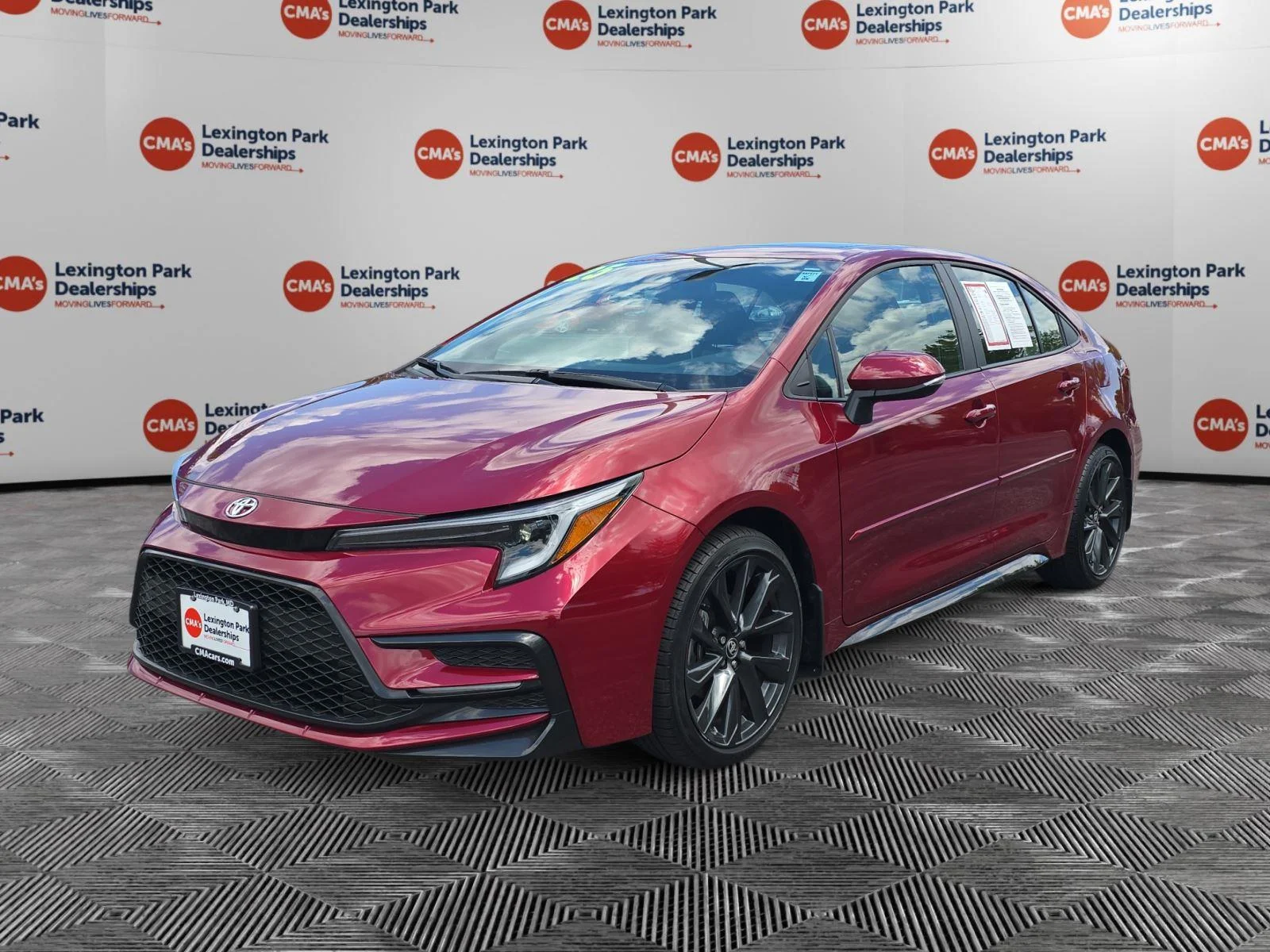 Used 2025 Ruby Flare Pearl Toyota XSE image 3