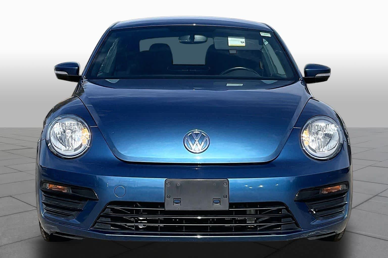 Used 2019 Silk Blue Metallic Volkswagen S image 4
