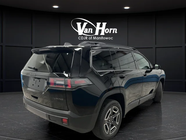 New 2026 Diamond Black Crystal Pearl-Coat Exterior Paint Jeep Limited image 7