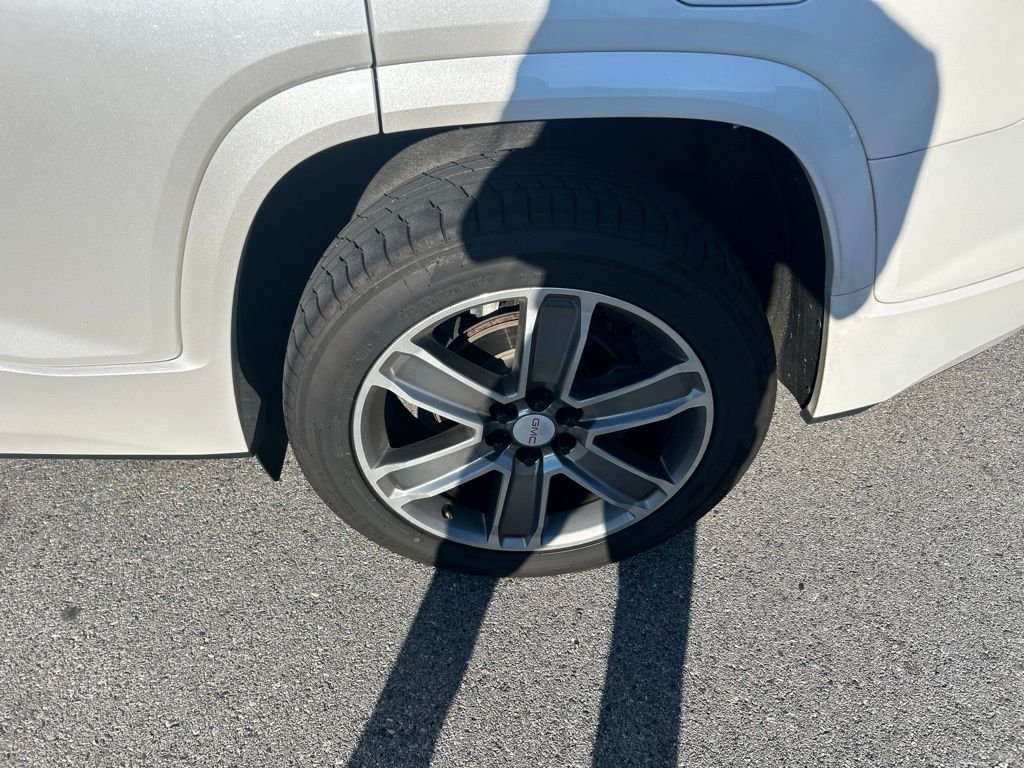 Used 2019 White GMC Denali image 10