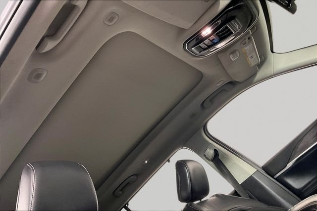 Used 2022 Gray Jeep Limited image 23