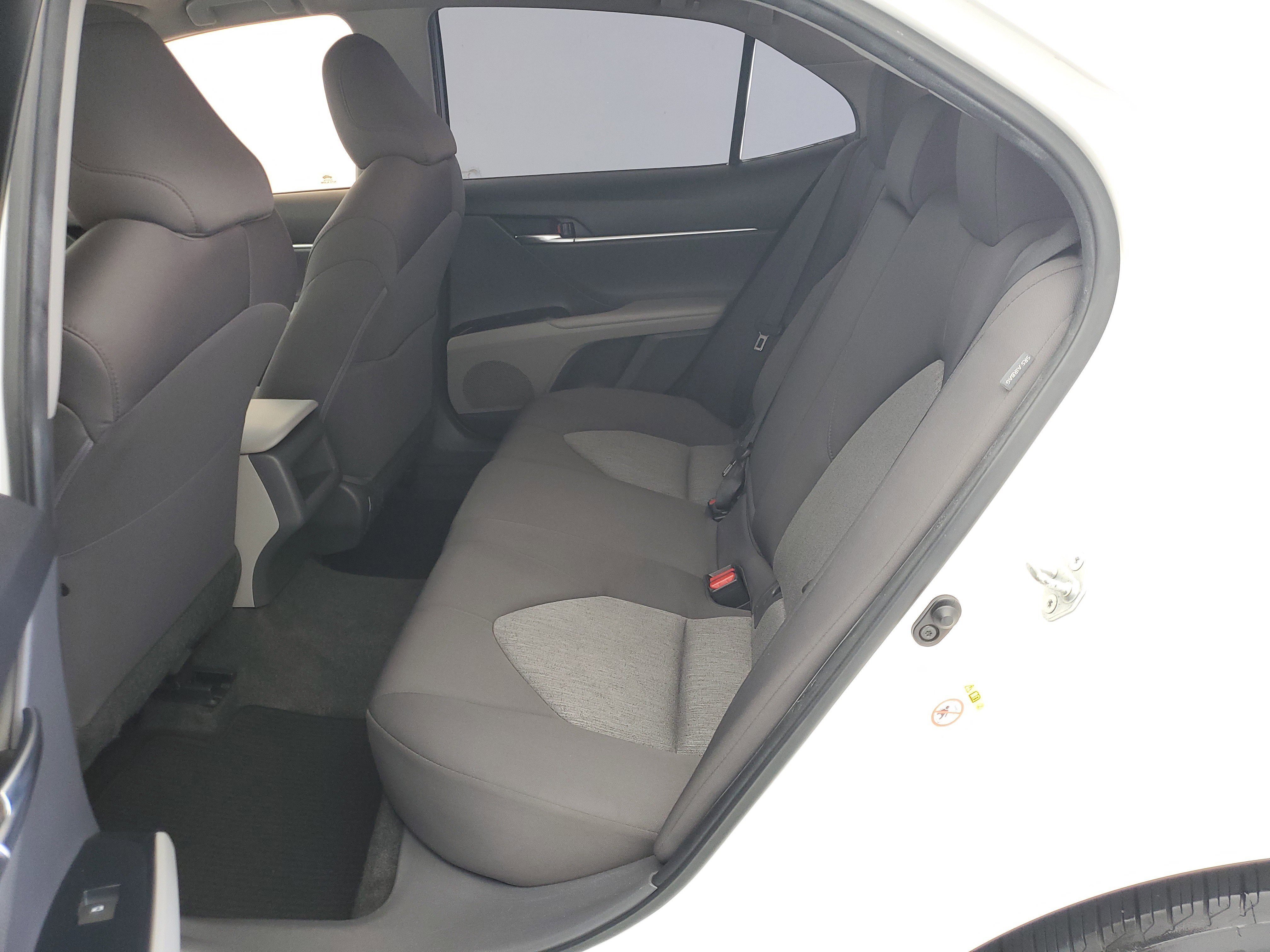 Used 2018 Super White Toyota LE image 12
