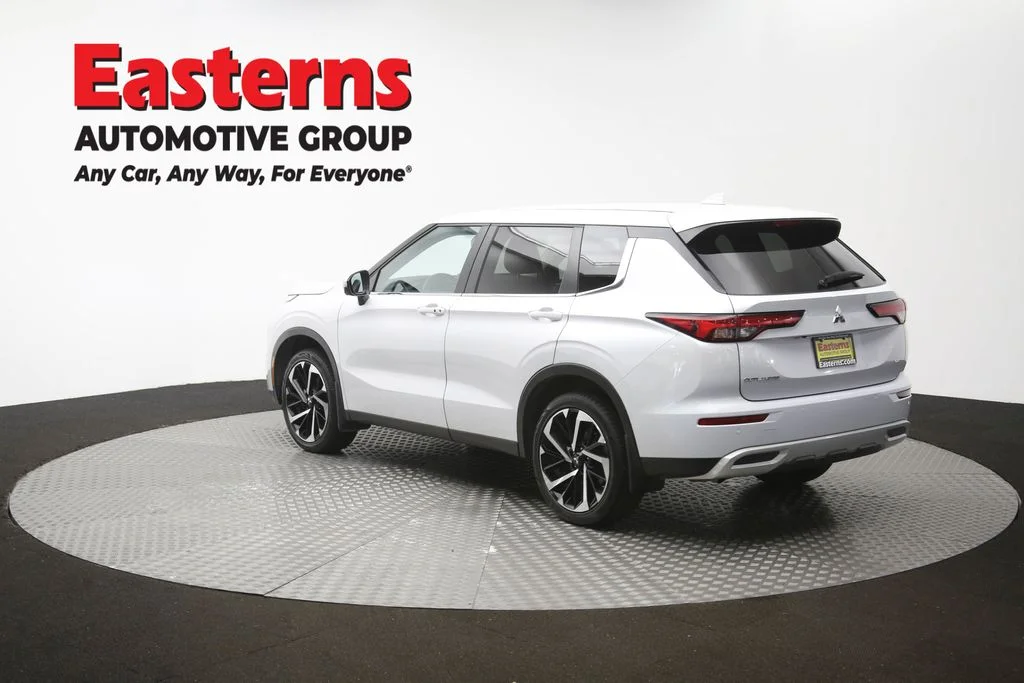 Used 2024 White Mitsubishi SE image 63