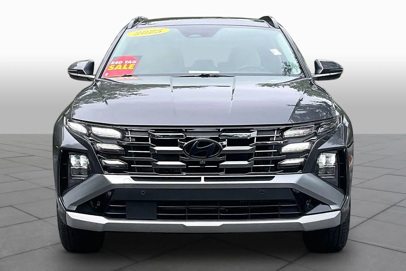 Used 2025 Titan Gray Hyundai Limited image 6