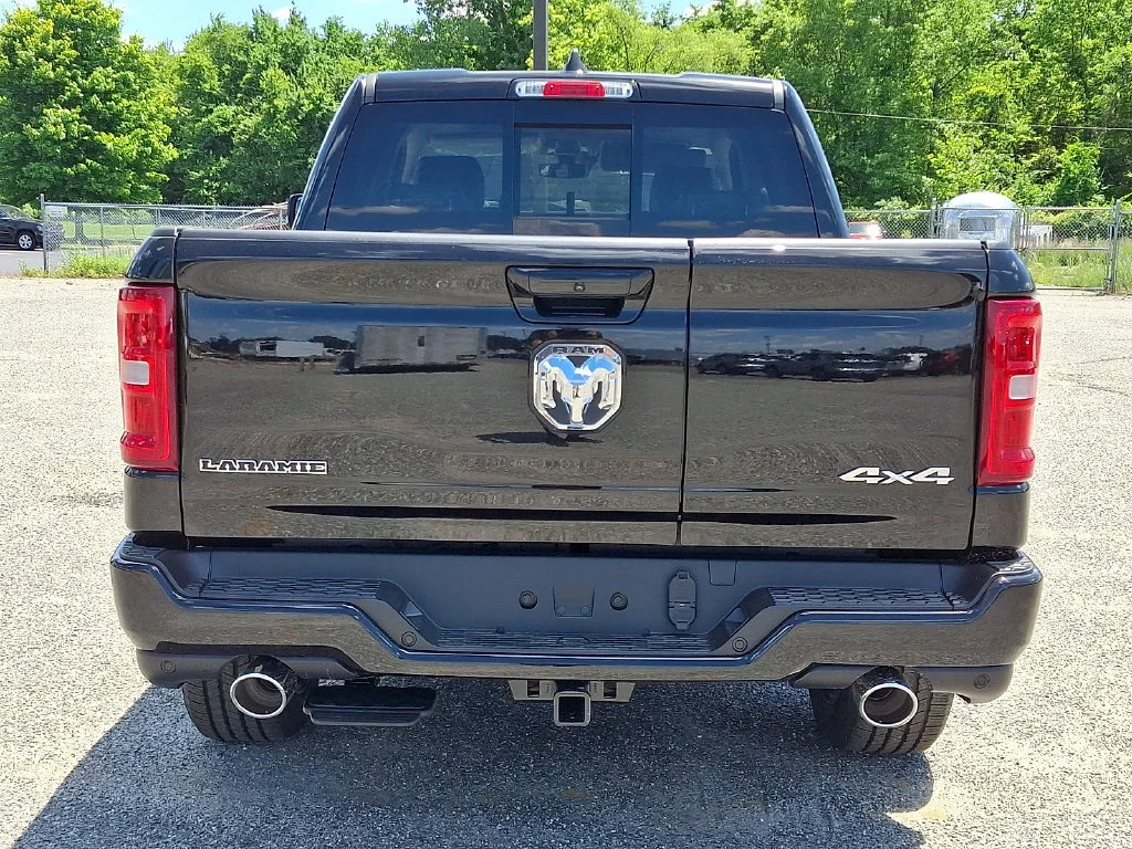 New 2026 Diamond Black Crystal Pearl-Coat Exterior Paint RAM Laramie image 7
