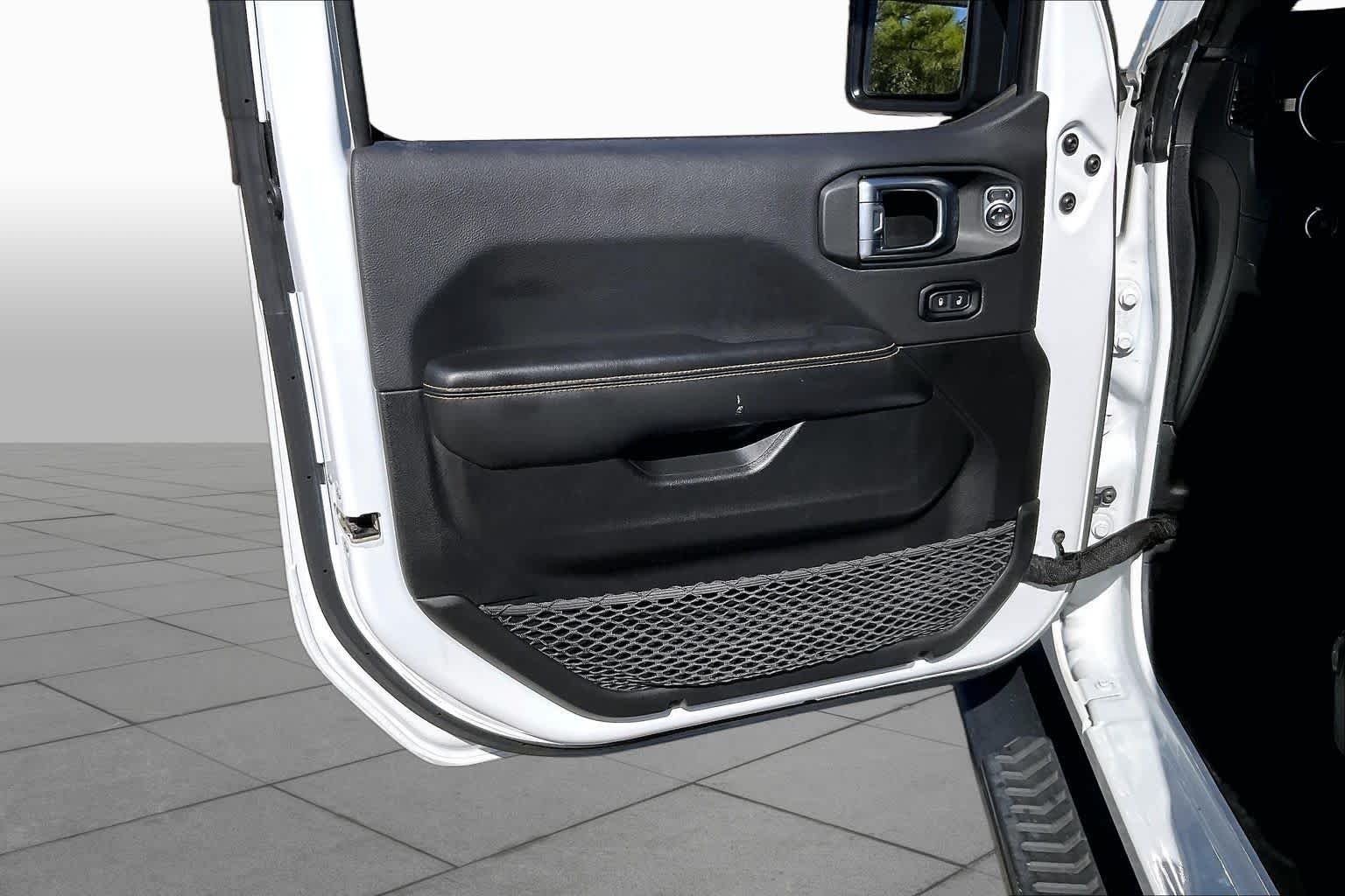 Certified Used 2024 Bright White Clearcoat Jeep Sahara image 21