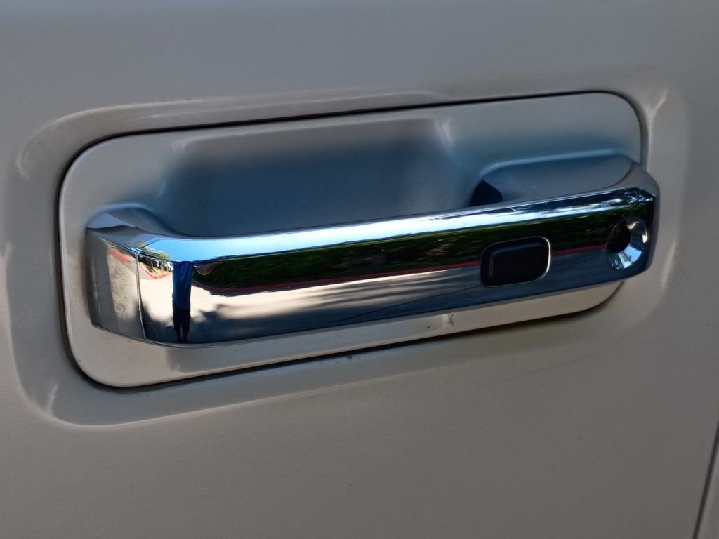 Used 2018 White Platinum Clearcoat Metallic Ford Platinum image 14