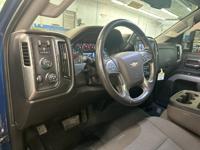 Used 2019 DEEP OCEAN BLUE METALLIC Chevrolet LT image 12