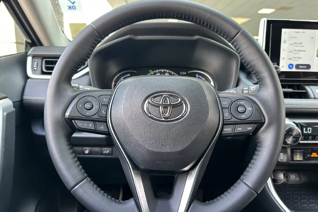 Used 2025 Black Toyota XLE image 23