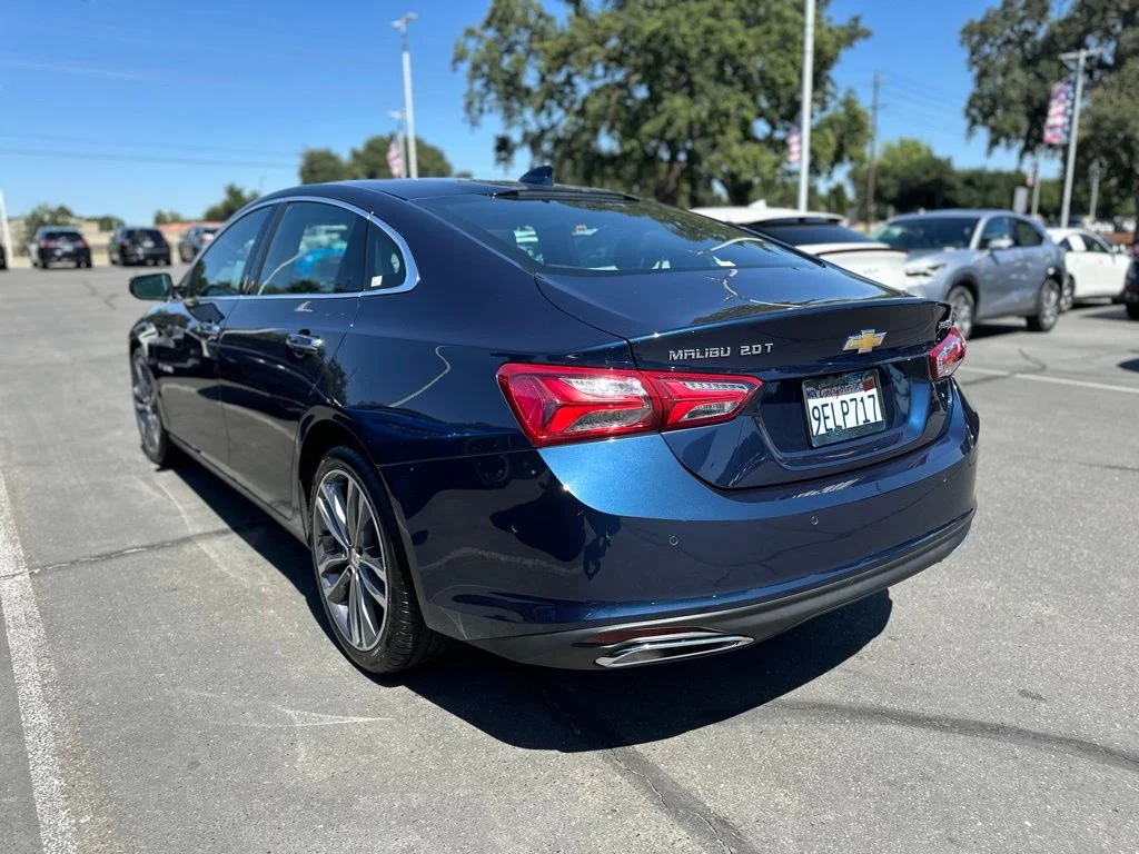 Used 2022 Northsky Blue Metallic Chevrolet Premier image 4