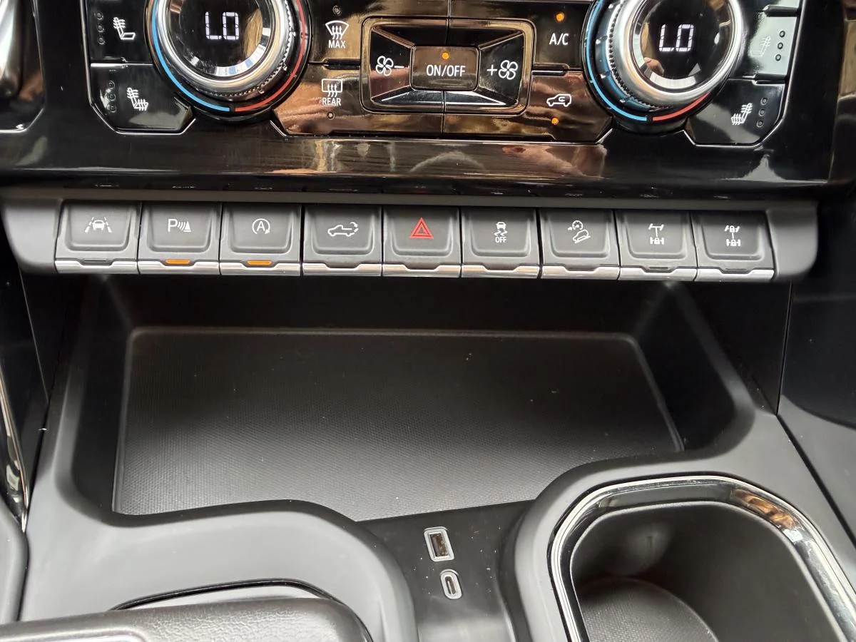 Used 2022 Grey GMC At4x image 23