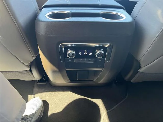 New 2026 Sterling Metallic GMC Elevation image 25