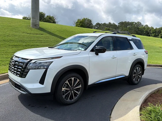 New 2026 Nissan Pathfinder Platinum