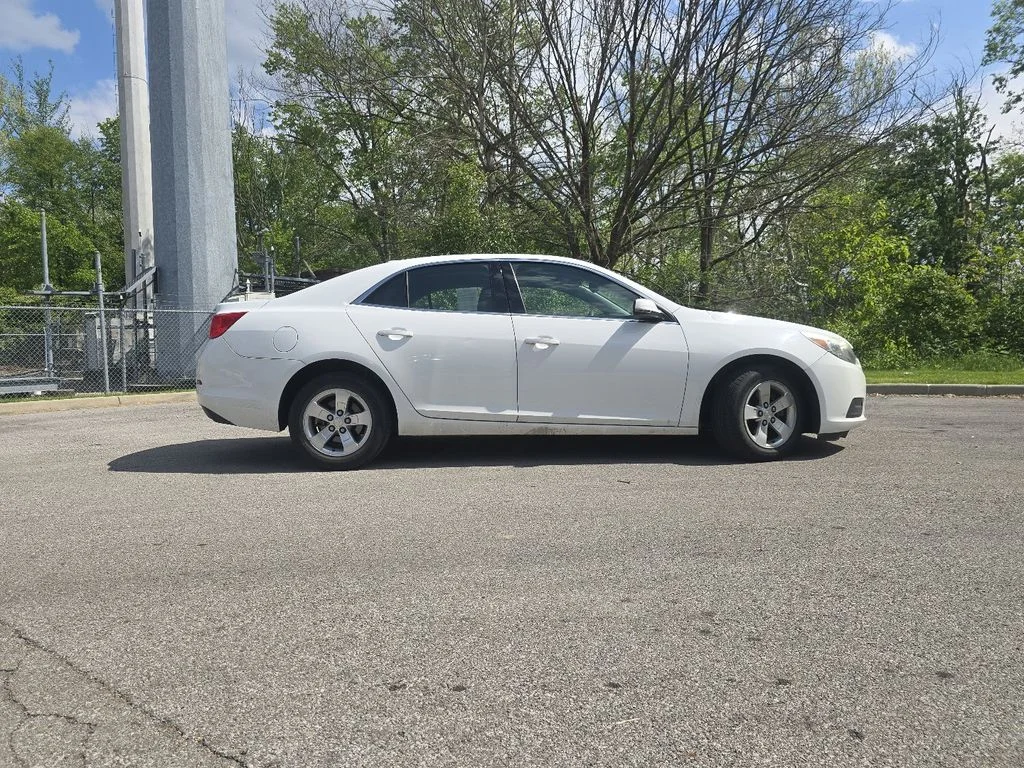 Used 2015 White Chevrolet LT image 15