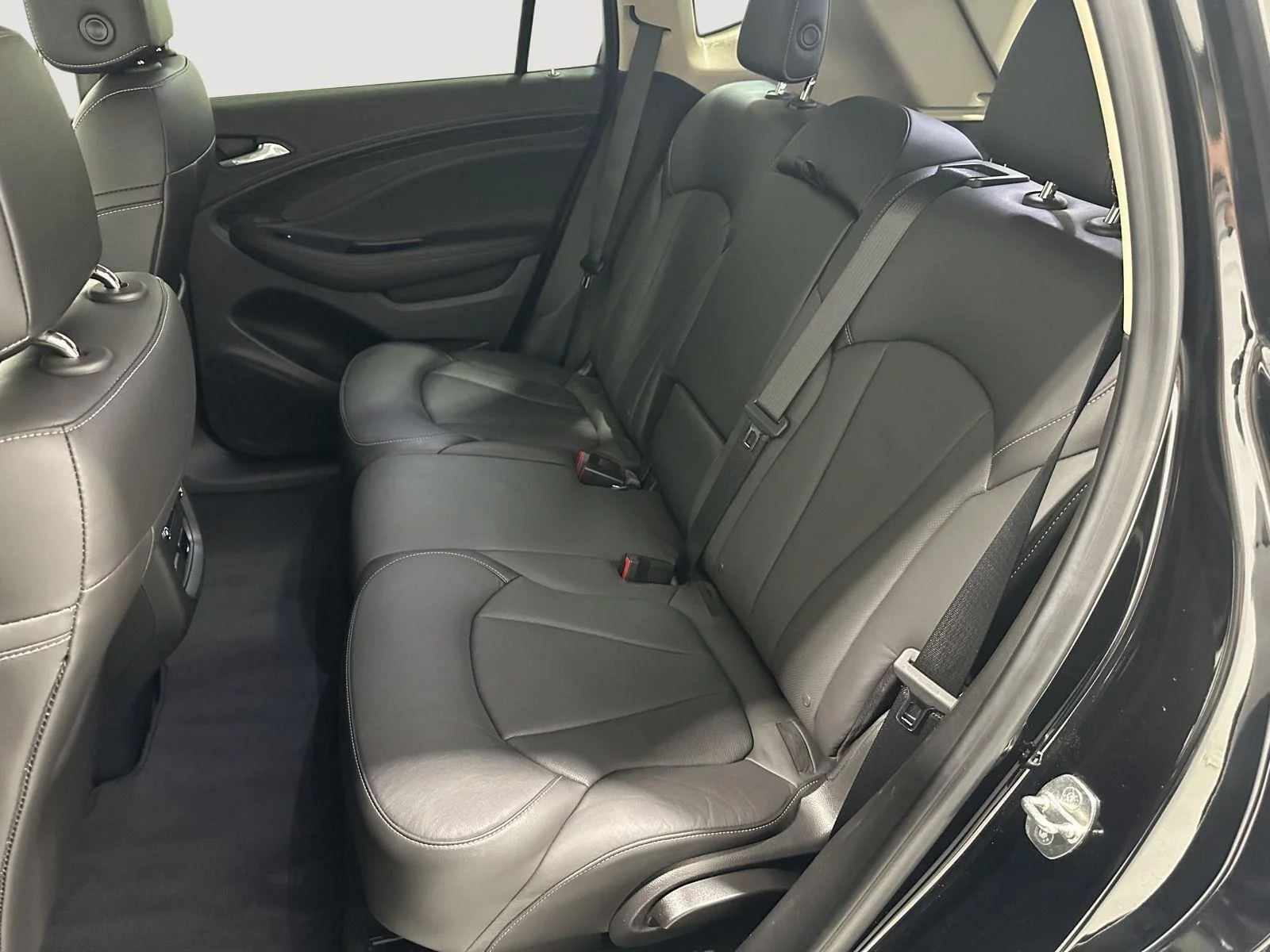 Used 2017 EBONY TWILIGHT METALLIC Buick Essence image 23