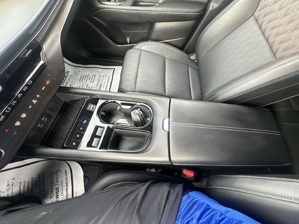 Used 2025 Red Nissan Platinum image 27