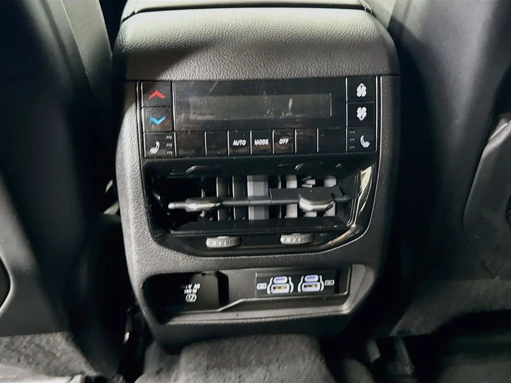 Used 2023 Gray Jeep Limited image 25