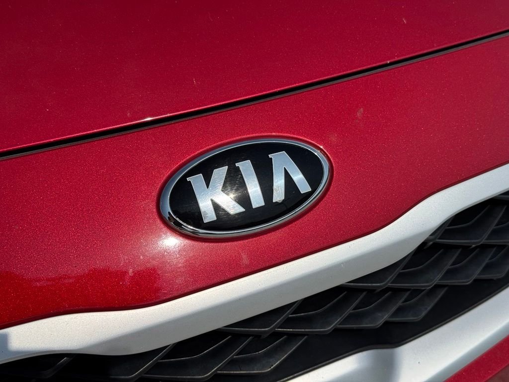 Used 2020 Red Kia LXS image 8