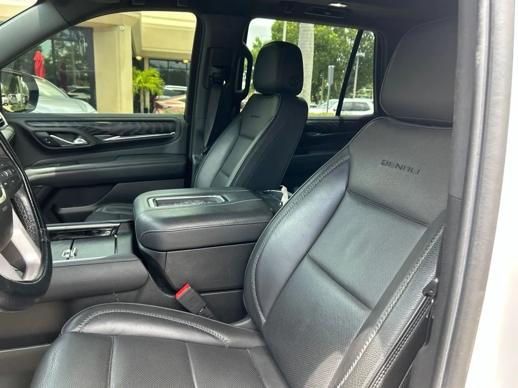 Used 2023 White GMC Denali image 15