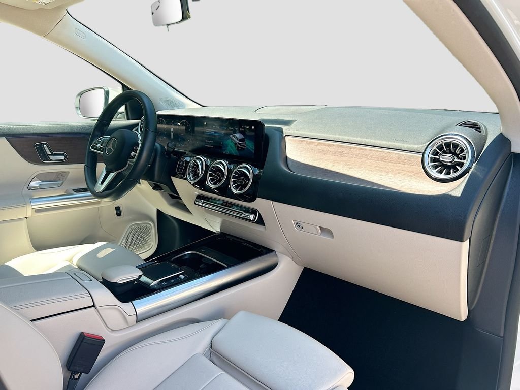 Used 2023 Polar White Mercedes-Benz 250 image 17