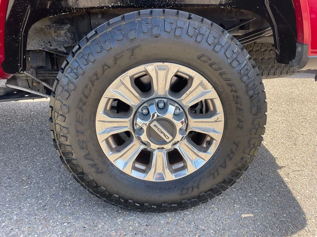 Used 2019 Red Ford XLT image 17