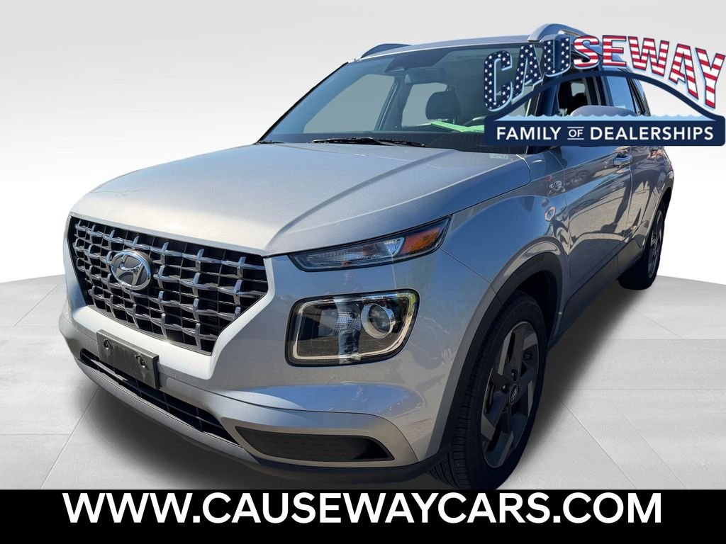 Used 2026 Shimmering Silver Hyundai SEL image 1