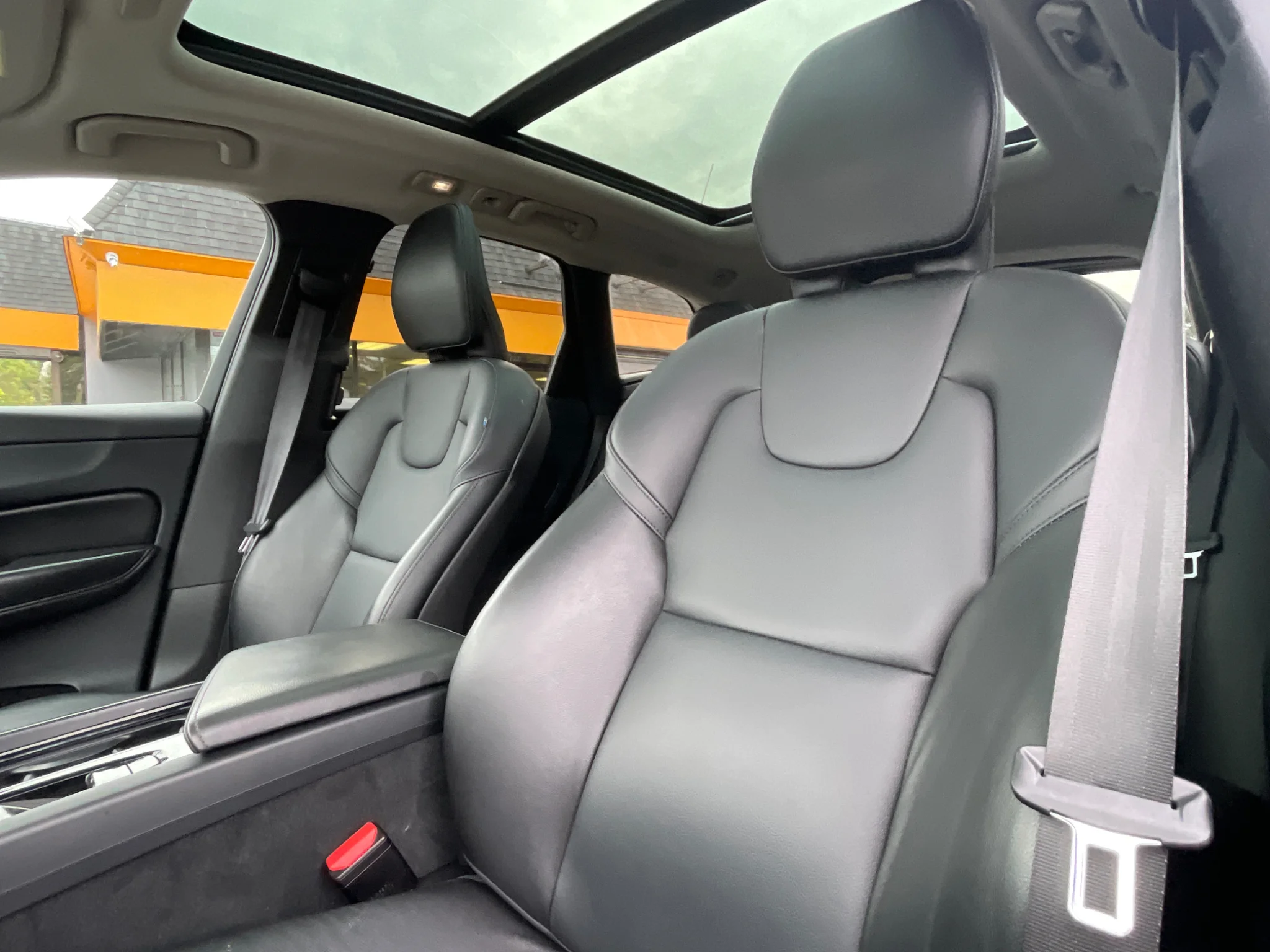 Used 2023 Thunder Grey Metallic Volvo Core Bright Theme image 21