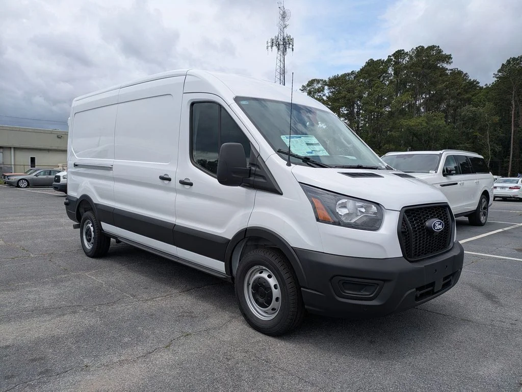 New 2026 Oxford White Ford Base image 2