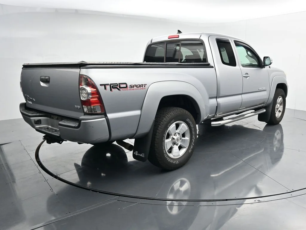 Used 2015 Silver Toyota Base image 7