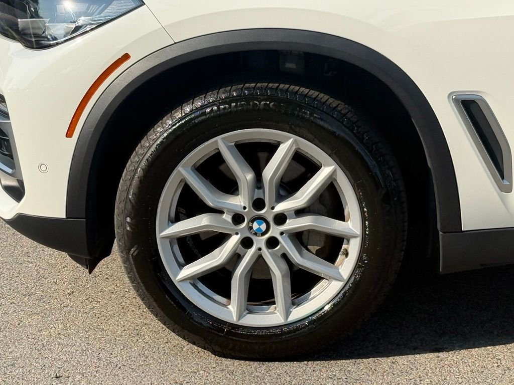 Used 2020 White BMW xDrive40i image 6