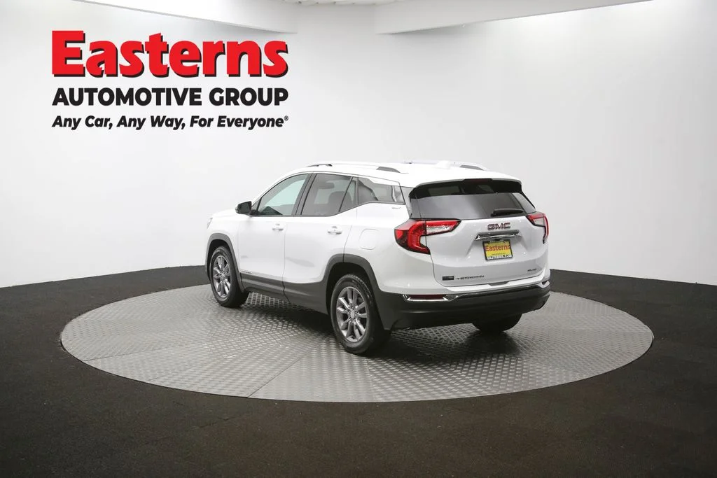 Used 2024 White GMC SLT image 64