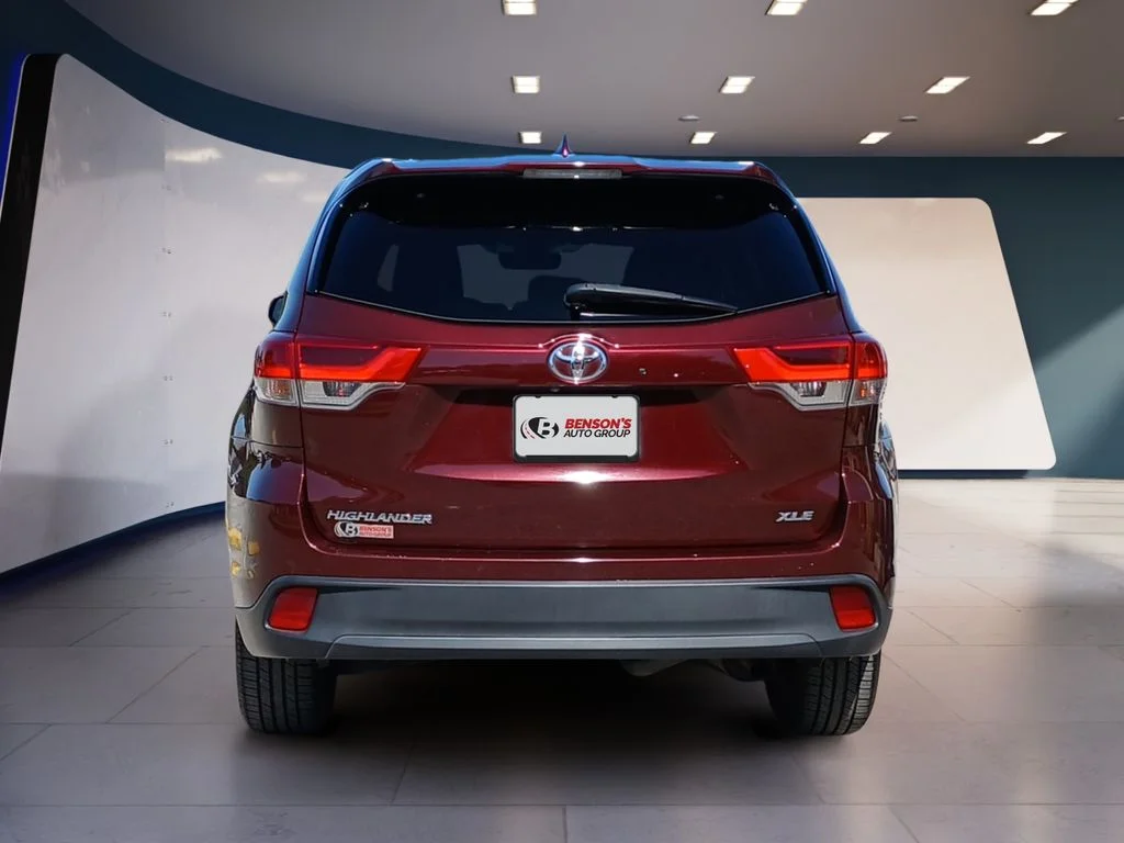 Used 2019 Red Toyota XLE image 4