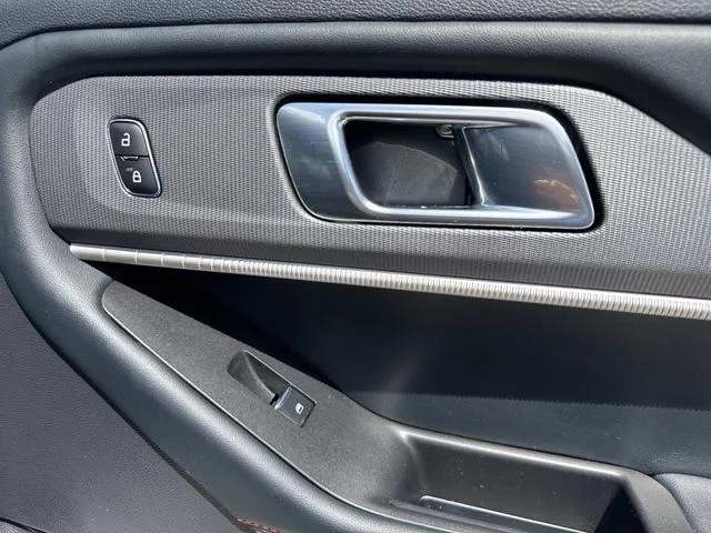 Used 2025 Gray Ford ST-Line image 28