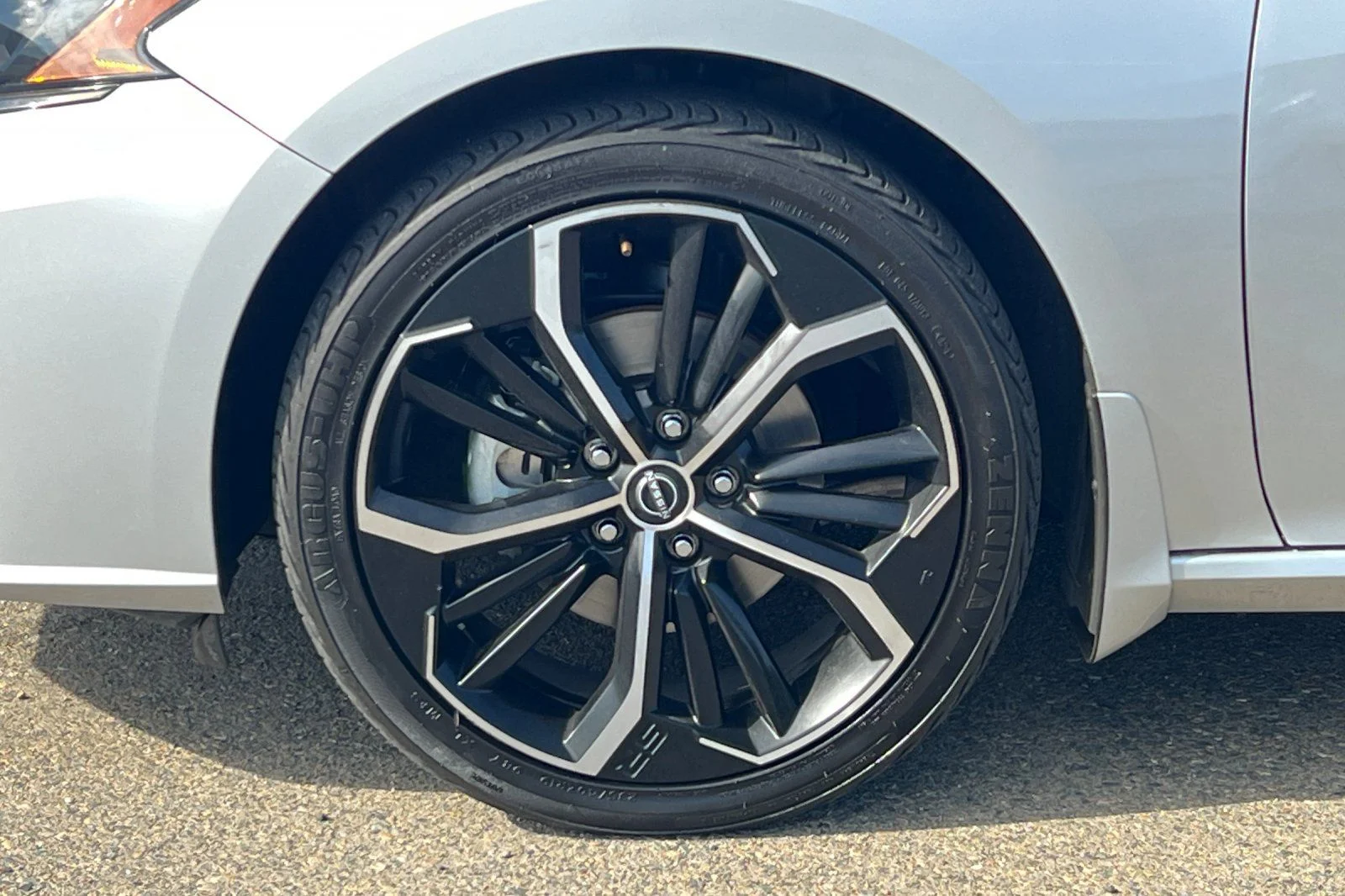 Used 2023 Silver Nissan 2.5 SR image 25