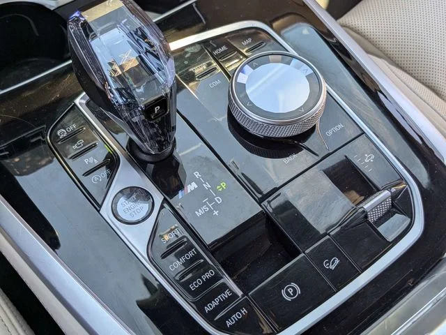 Used 2021 White BMW M50i image 27