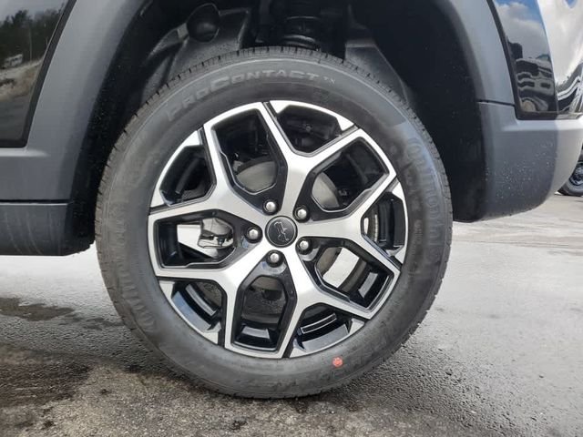 New 2026 Diamond Black Crystal Pearl-Coat Exterior Paint Jeep Limited image 9