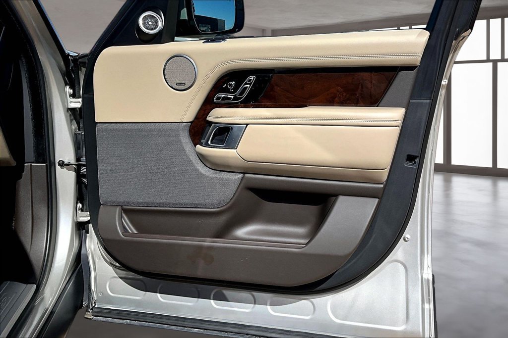 Used 2020  Land Rover HSE image 19